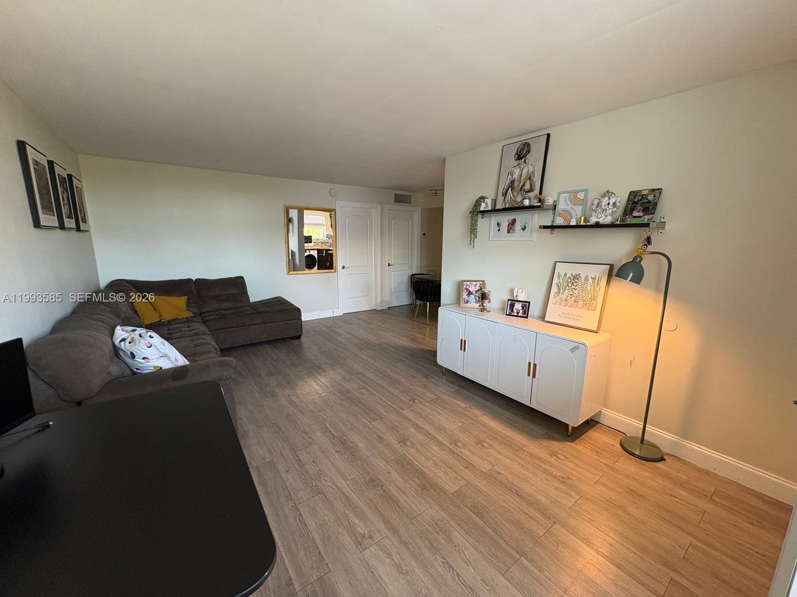 910 Michigan Ave #505 Miami Beach, FL 33139