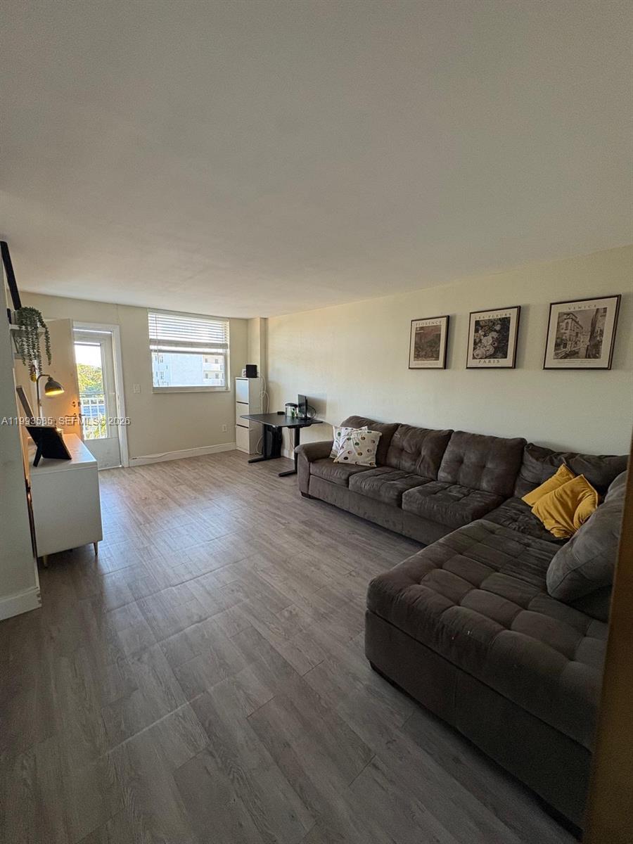 910 Michigan Ave #505 Miami Beach, FL 33139