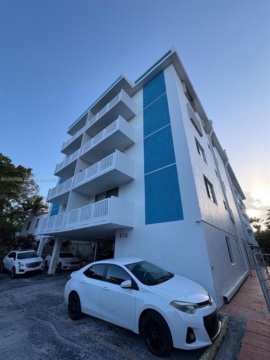 910 Michigan Ave #505 Miami Beach, FL 33139