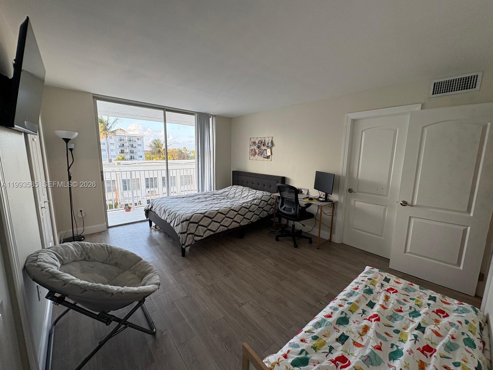 910 Michigan Ave #505 Miami Beach, FL 33139