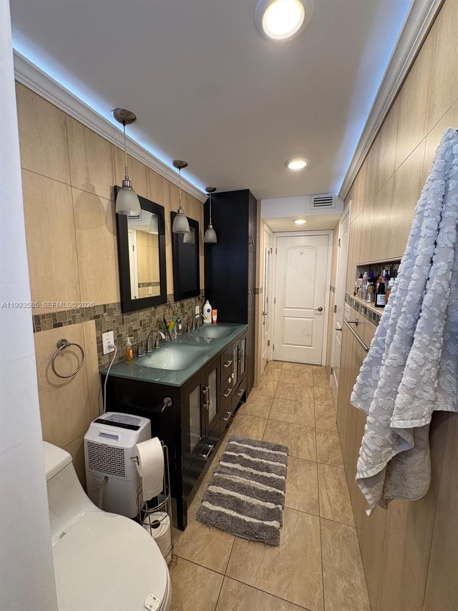 910 Michigan Ave #505 Miami Beach, FL 33139