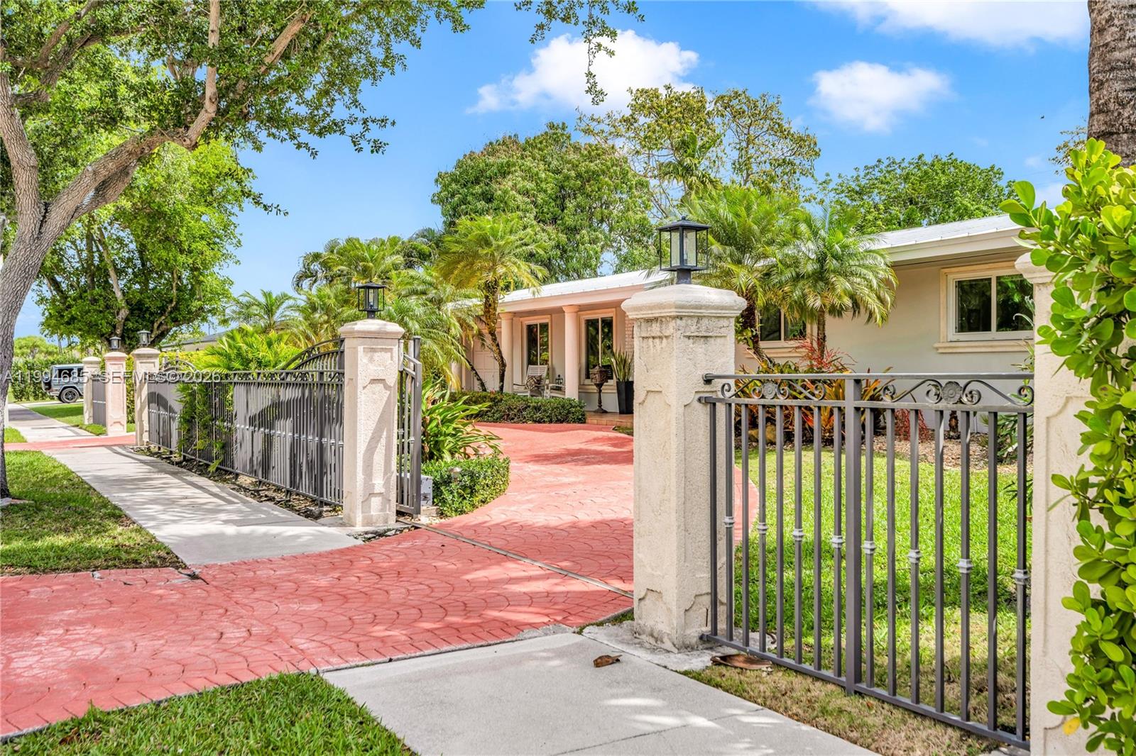 8541 SW 87th Ct Miami, FL 33173