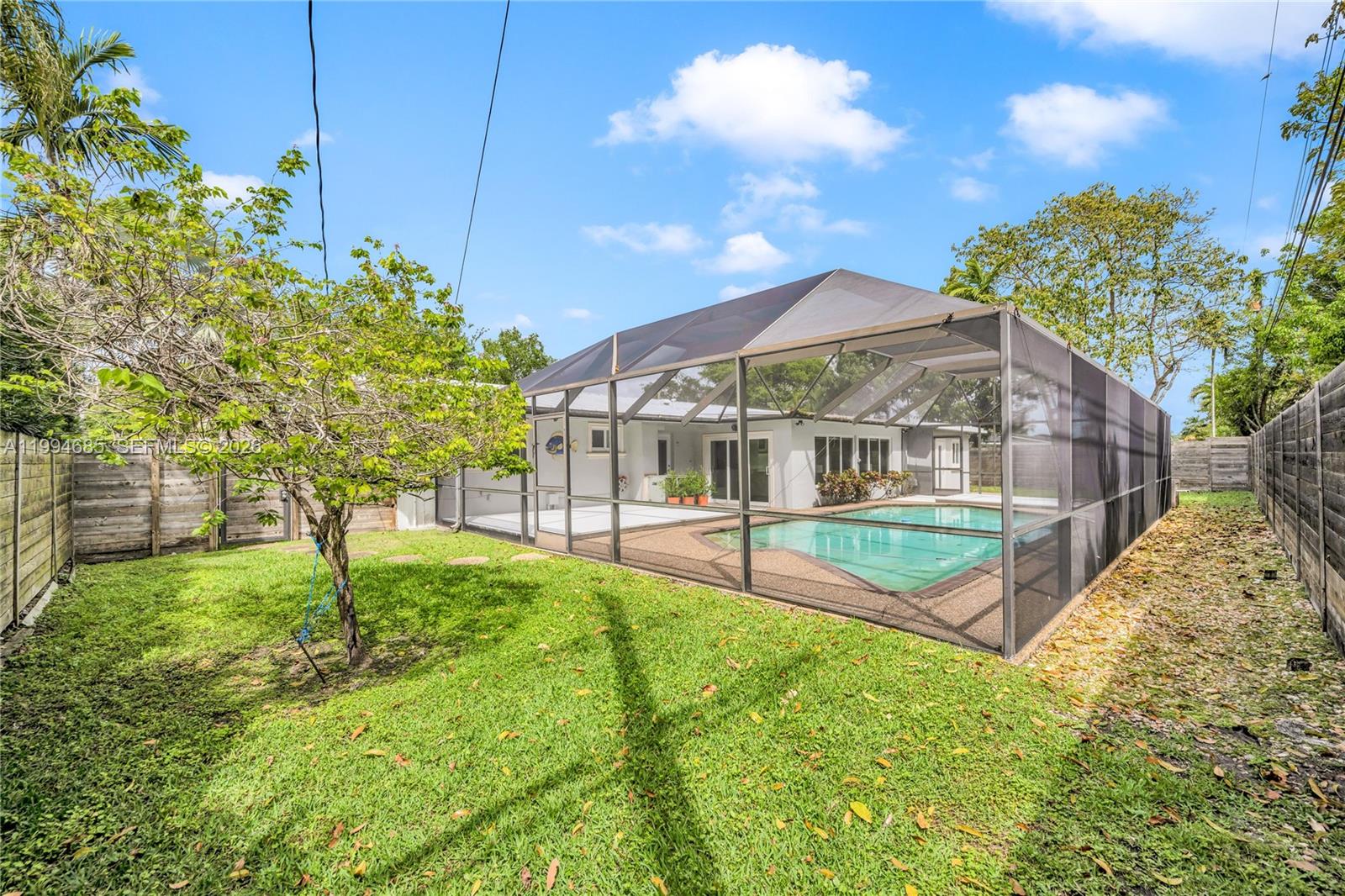 8541 SW 87th Ct Miami, FL 33173