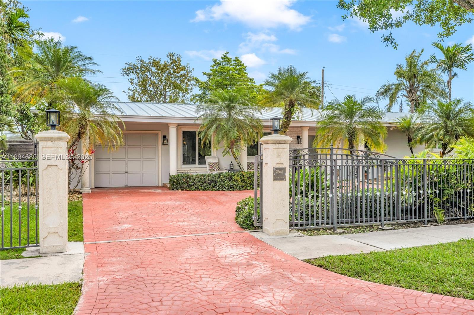 8541 SW 87th Ct Miami, FL 33173