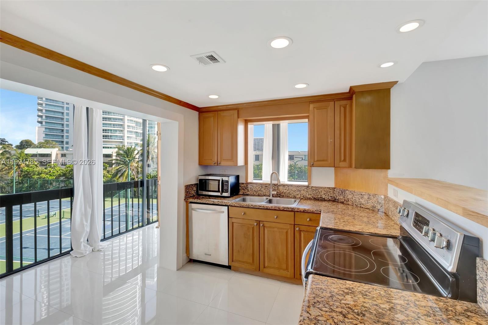 image Brickell Bay Club9