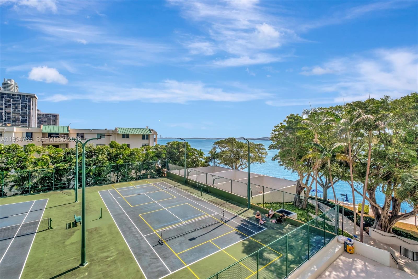 image Brickell Bay Club37