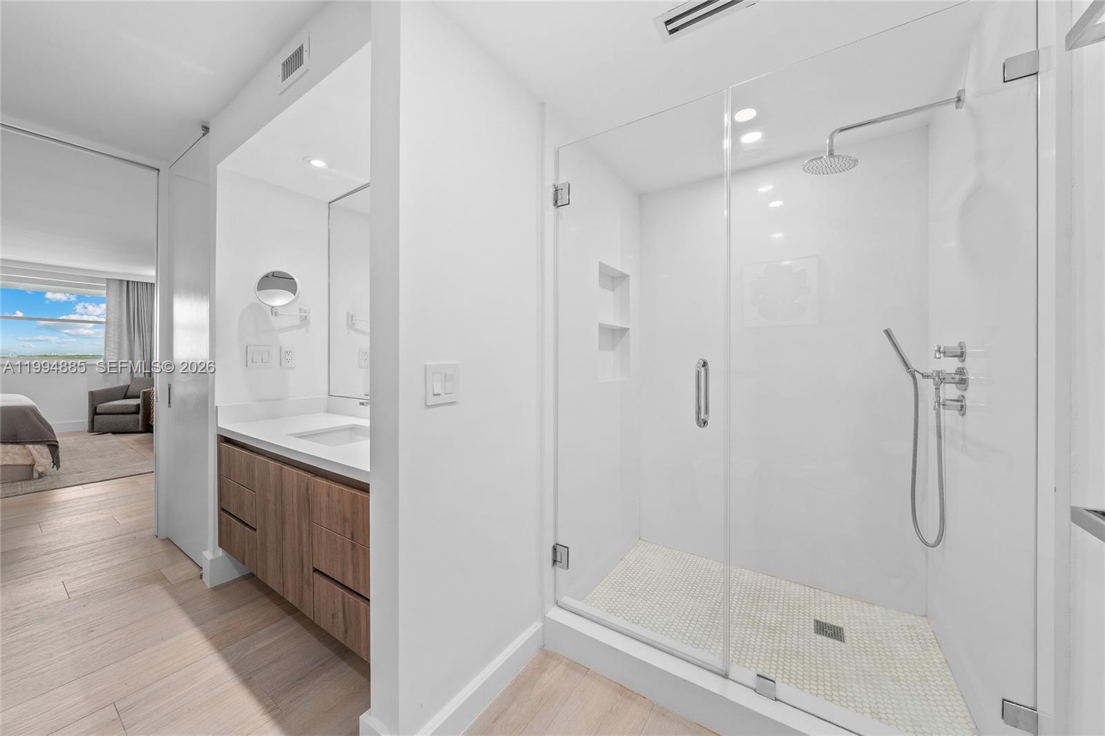 177 Ocean Ln Dr #812 Key Biscayne, FL 33149