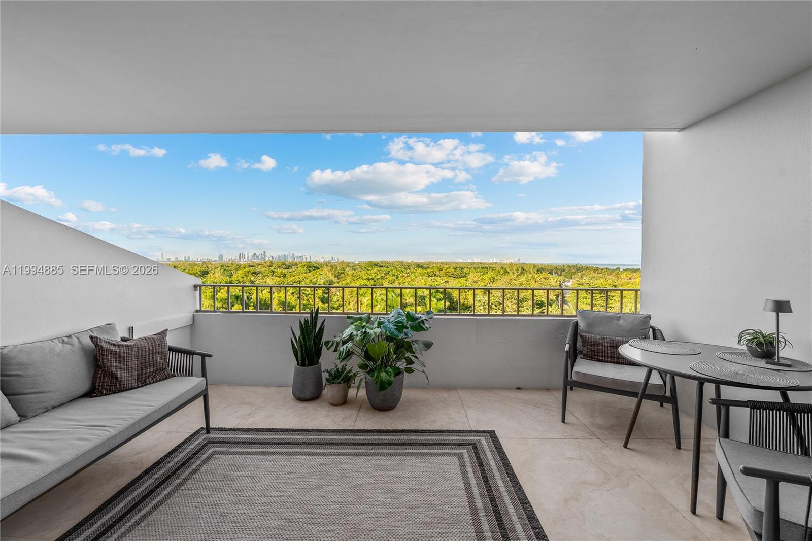 177 Ocean Ln Dr #812 Key Biscayne, FL 33149