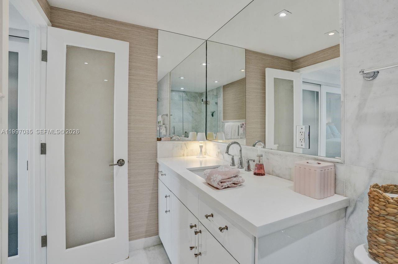 90 Edgewater Dr #625 Coral Gables, FL 33133