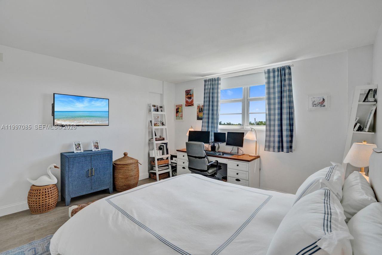 90 Edgewater Dr #625 Coral Gables, FL 33133