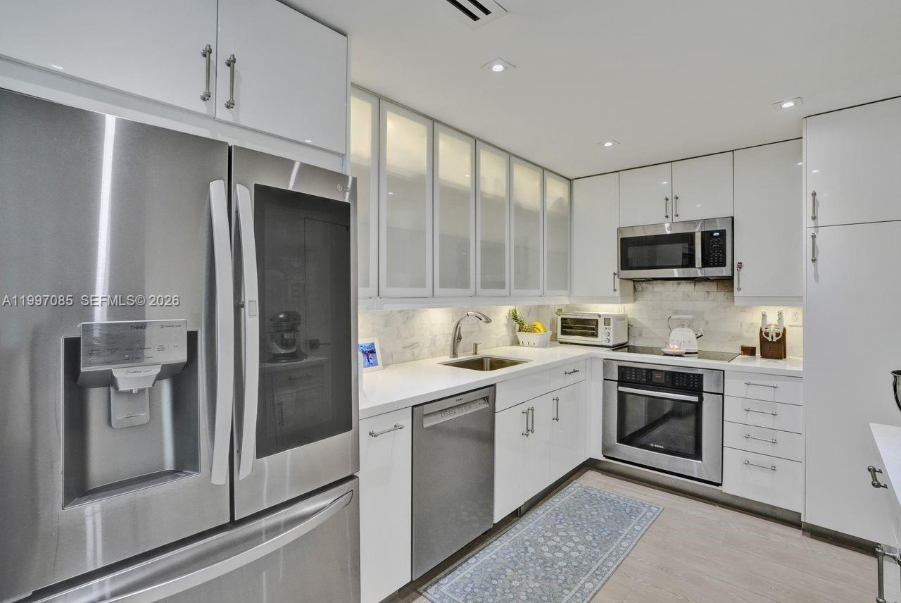 90 Edgewater Dr #625 Coral Gables, FL 33133
