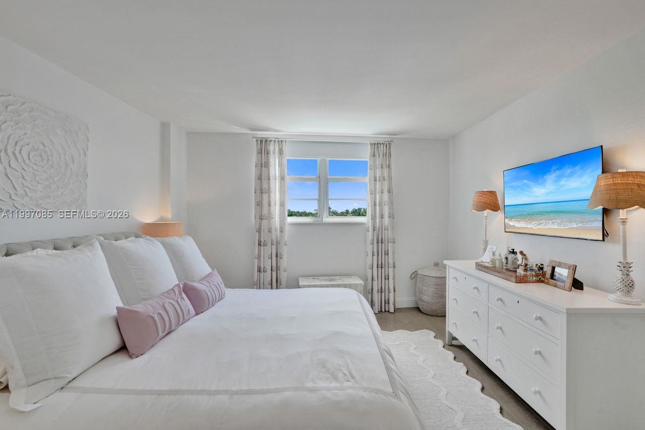 90 Edgewater Dr #625 Coral Gables, FL 33133
