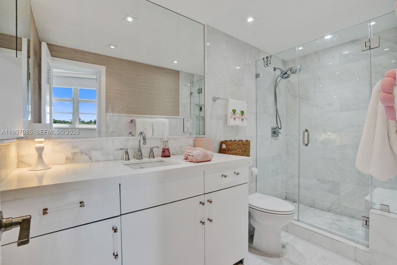 90 Edgewater Dr #625 Coral Gables, FL 33133