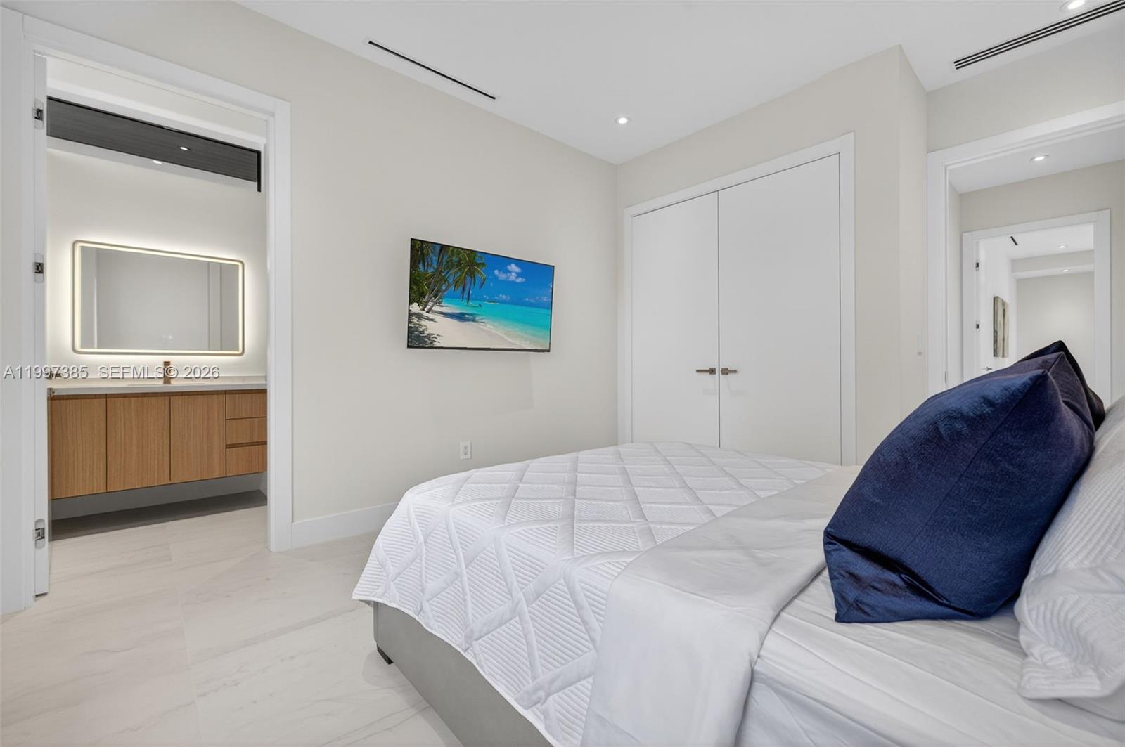 2757 NE 34th St Fort Lauderdale, FL 33306