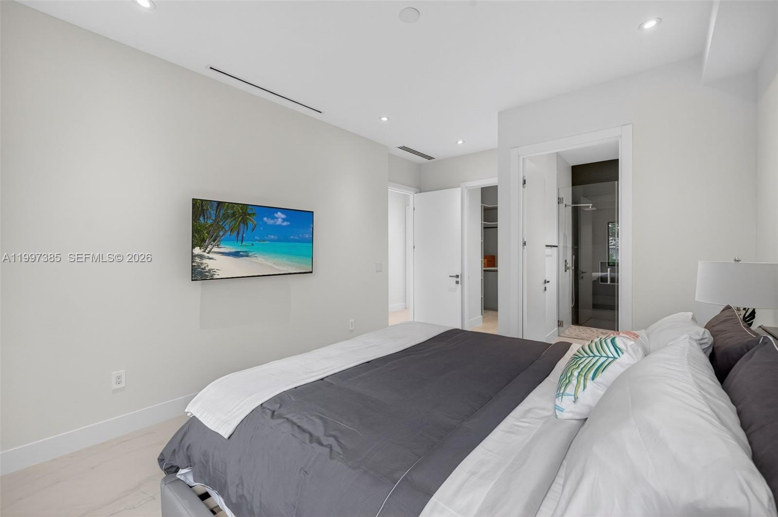 2757 NE 34th St Fort Lauderdale, FL 33306