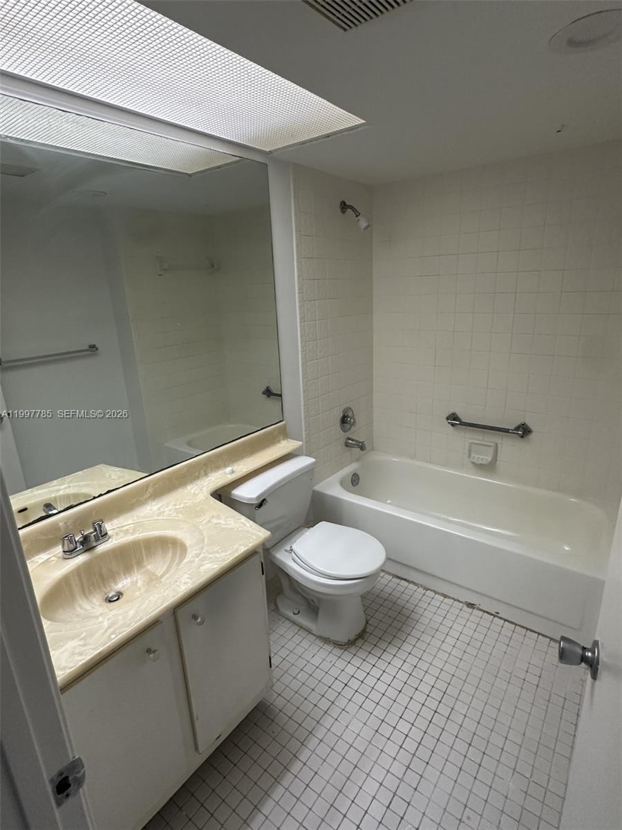 800 SW 125th Way #311O Pembroke Pines, FL 33027