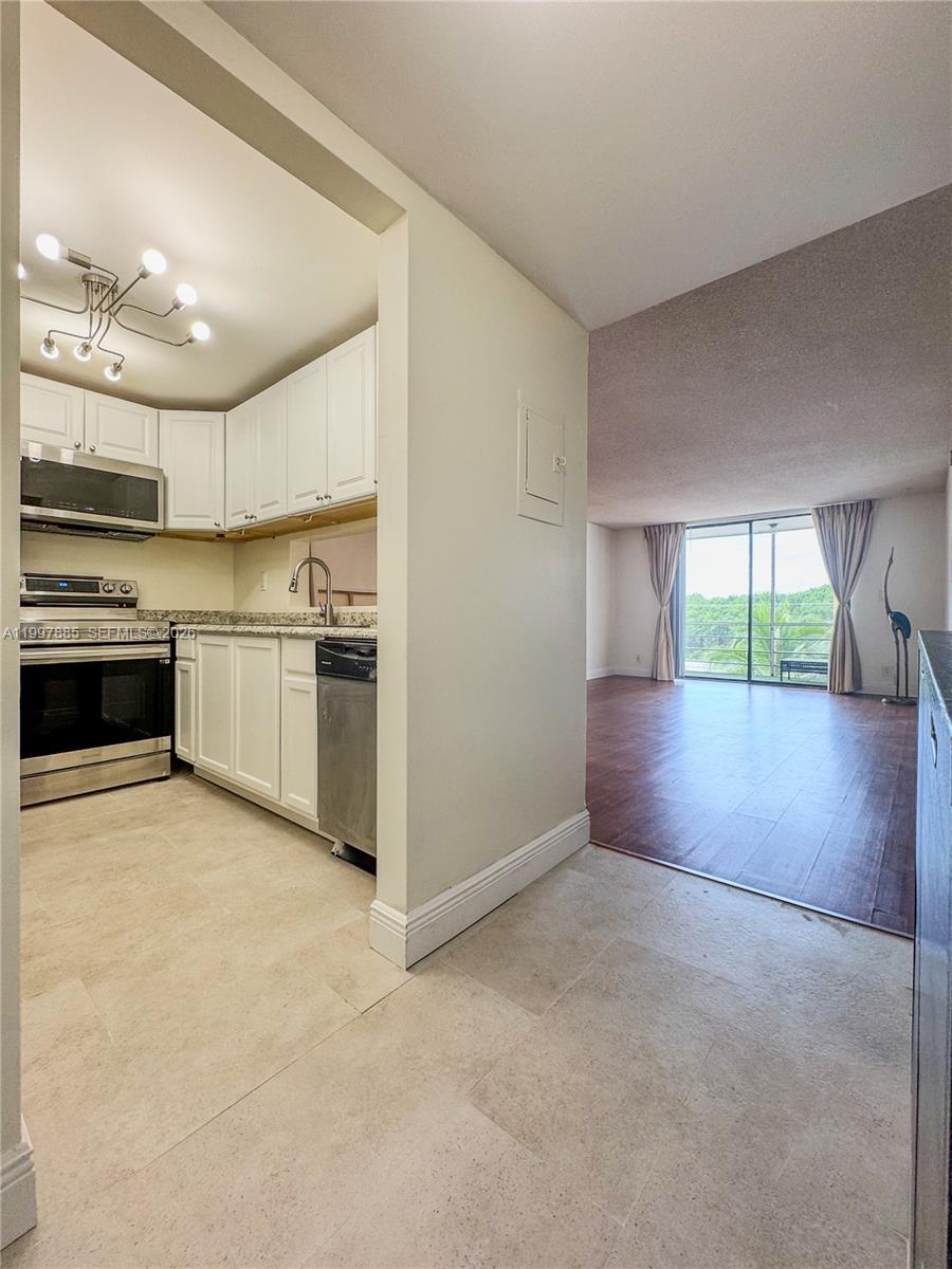 2935 NE 163rd St #4T North Miami Beach, FL 33160