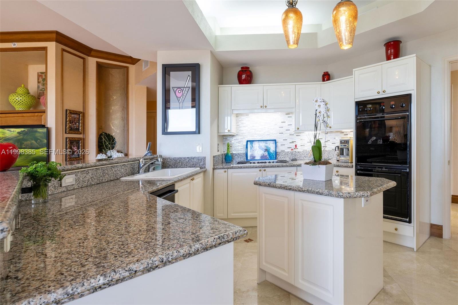 10 Edgewater Dr #7G Coral Gables, FL 33133