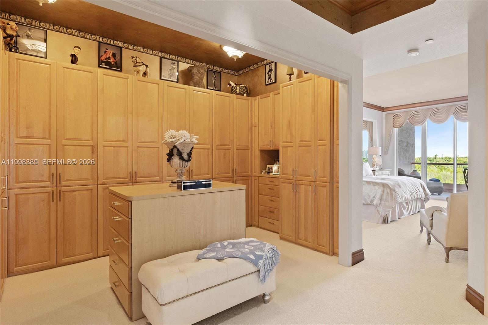 10 Edgewater Dr #7G Coral Gables, FL 33133