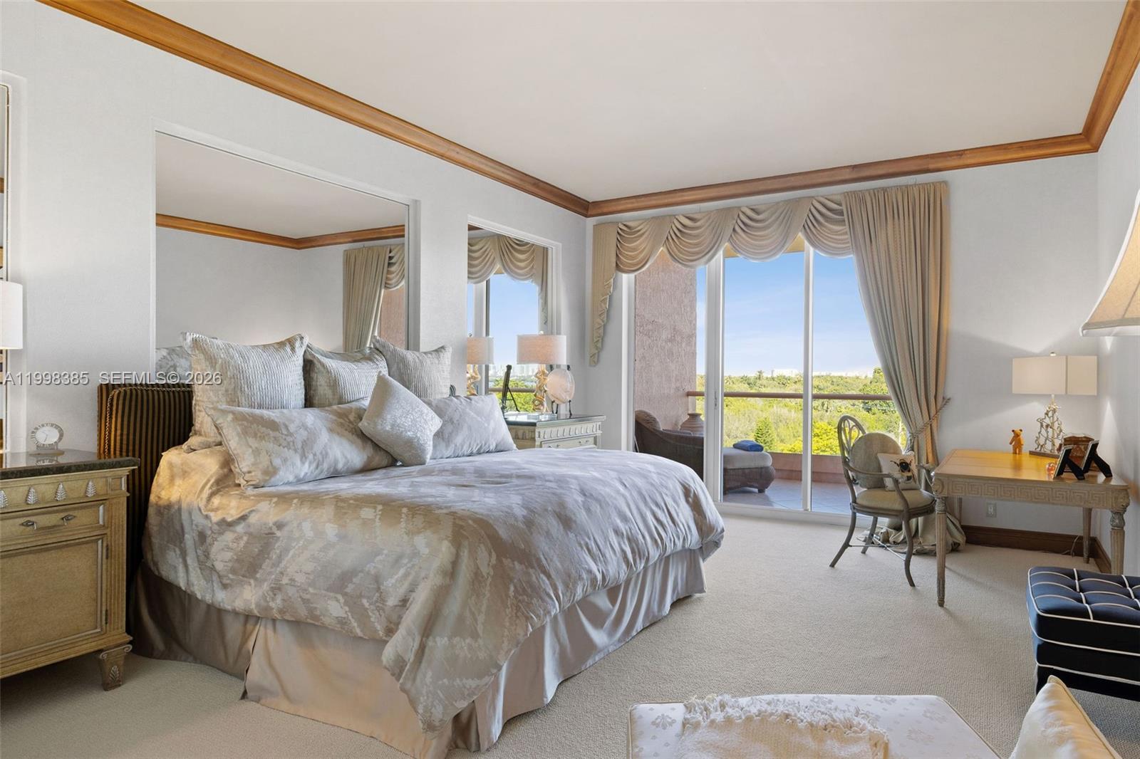 10 Edgewater Dr #7G Coral Gables, FL 33133