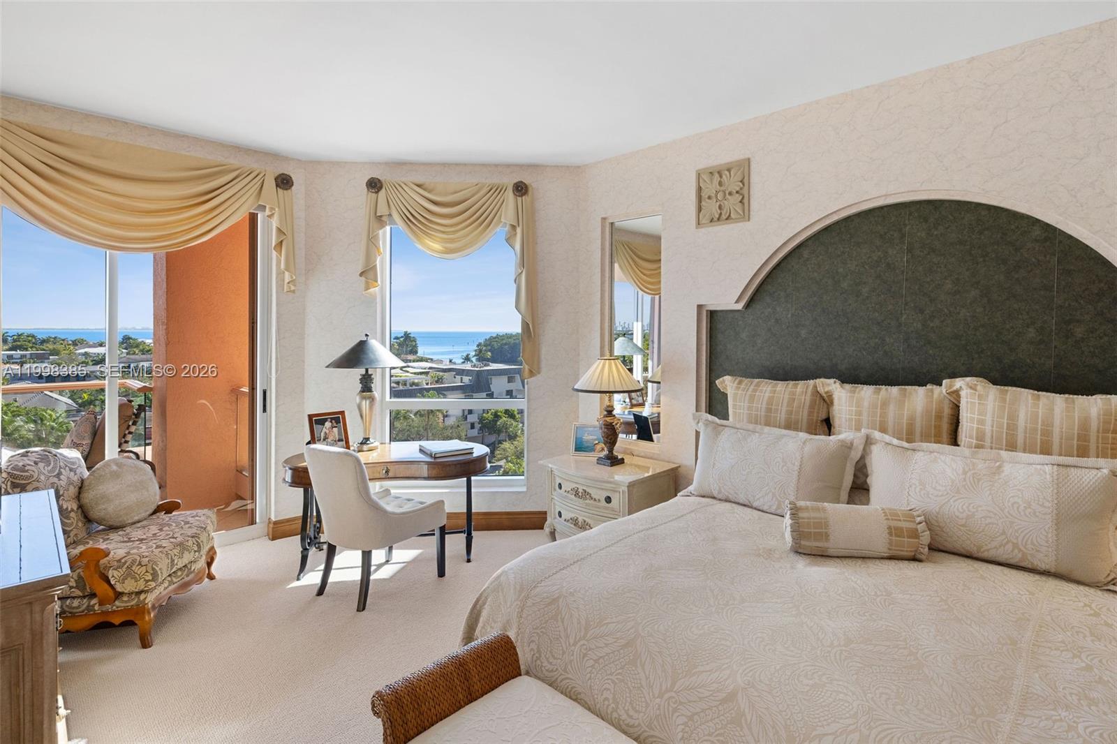 10 Edgewater Dr #7G Coral Gables, FL 33133