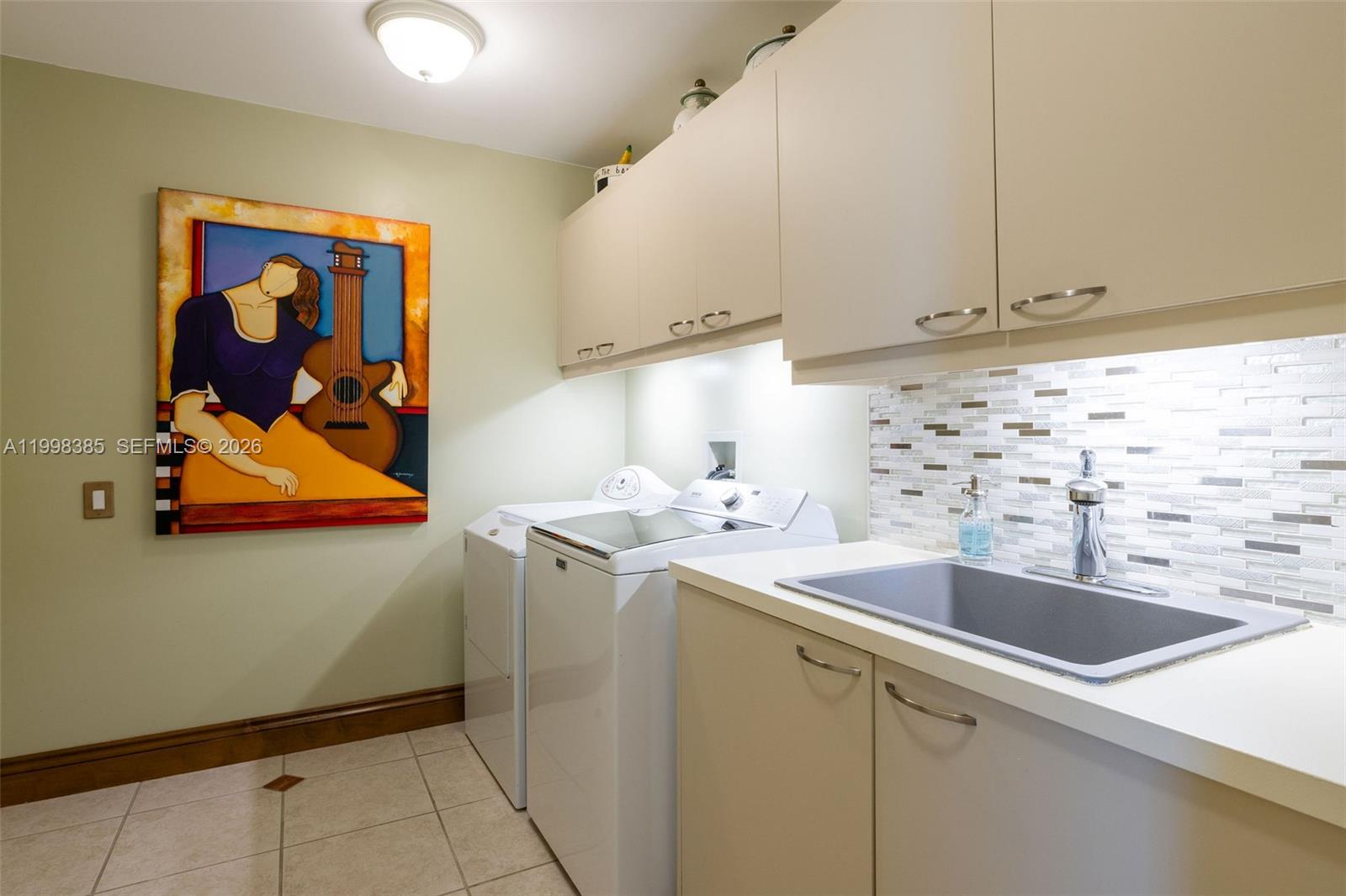 10 Edgewater Dr #7G Coral Gables, FL 33133