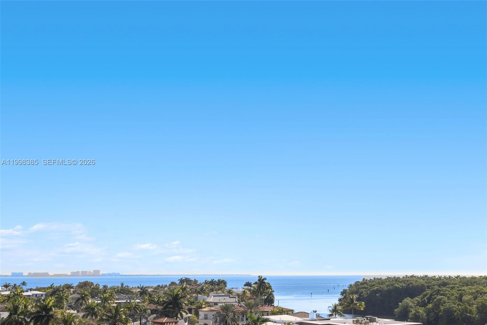 10 Edgewater Dr #7G Coral Gables, FL 33133