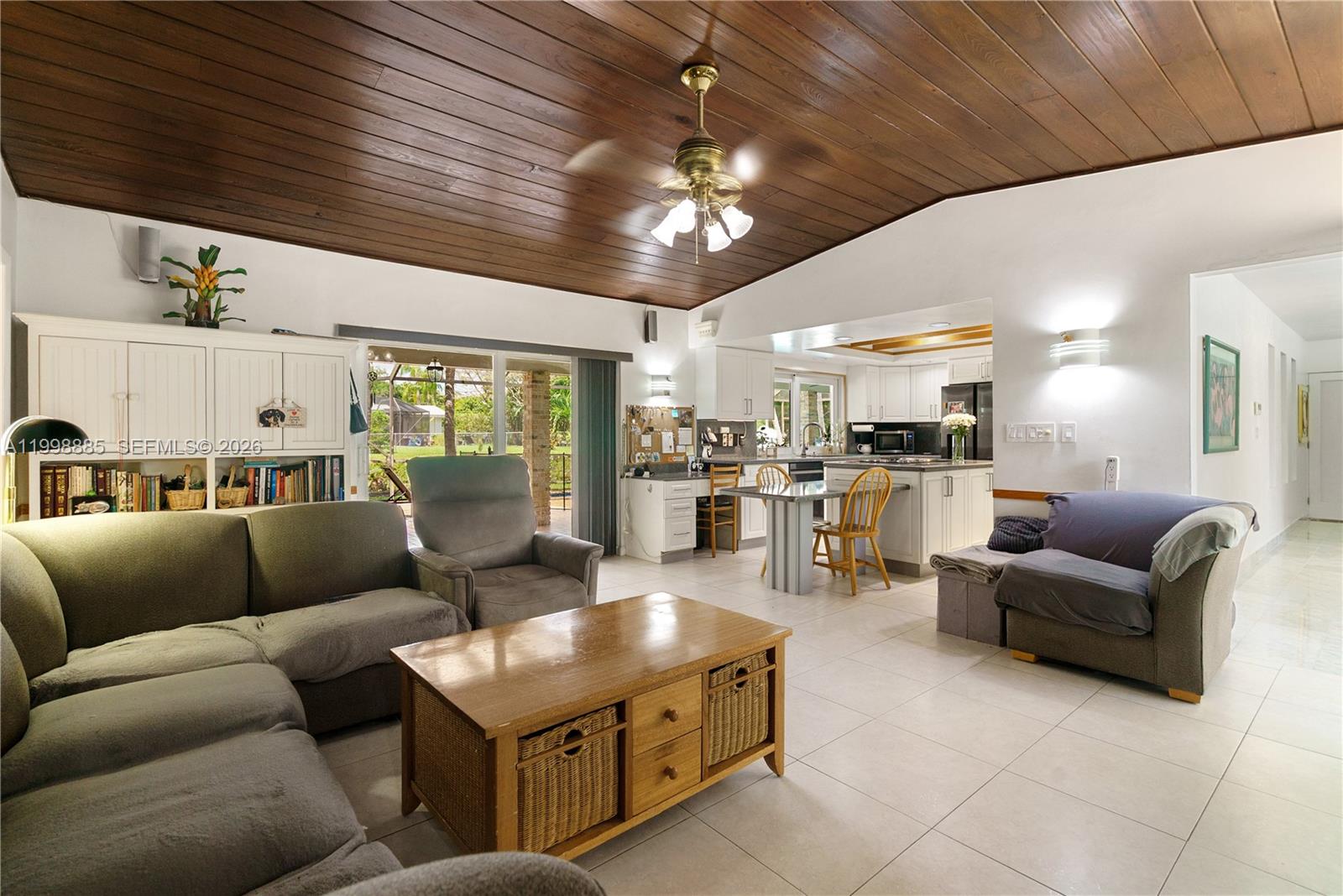 11490 SW 72nd Ct Pinecrest, FL 33156