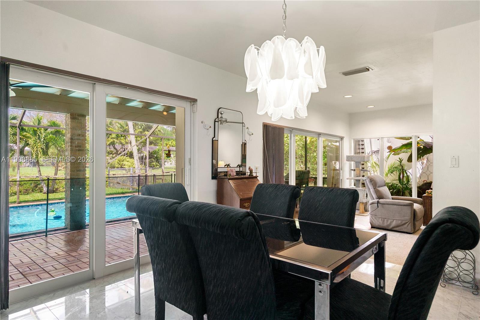 11490 SW 72nd Ct Pinecrest, FL 33156