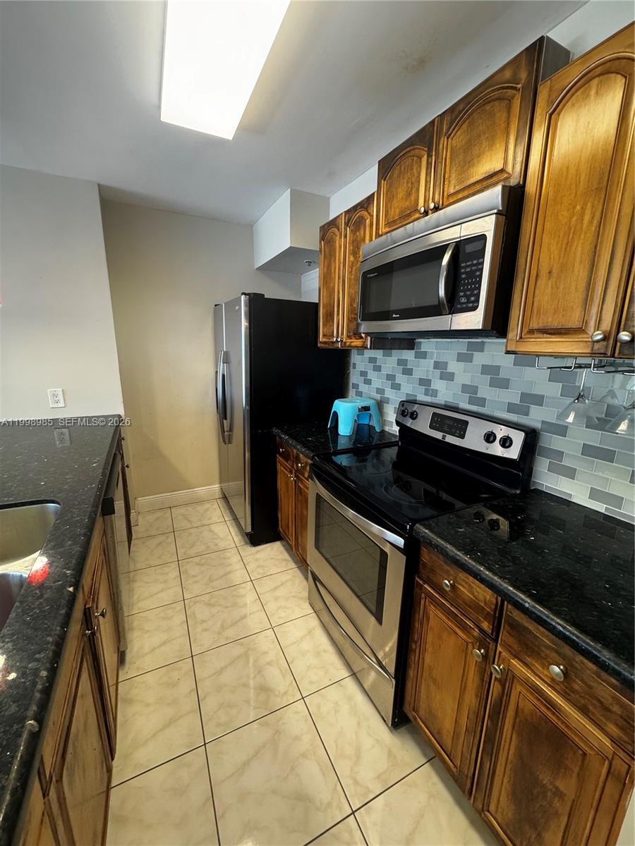 7545 E Treasure Dr #9K North Bay Village, FL 33141