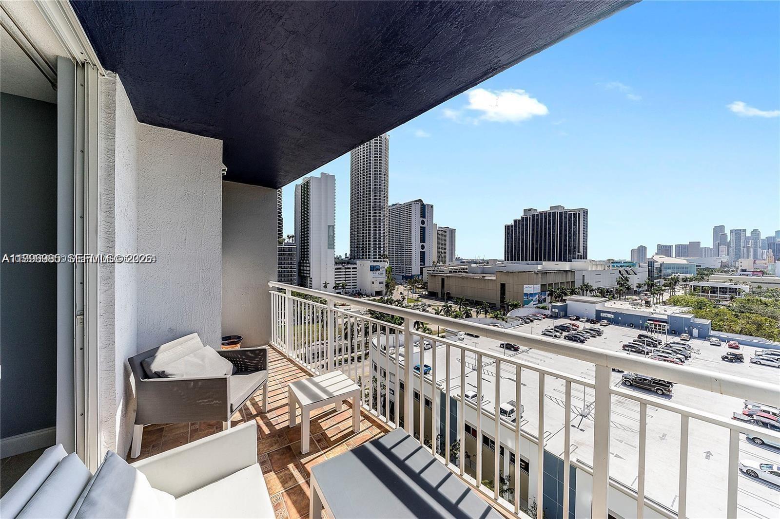 image 1800 Biscayne Plaza7