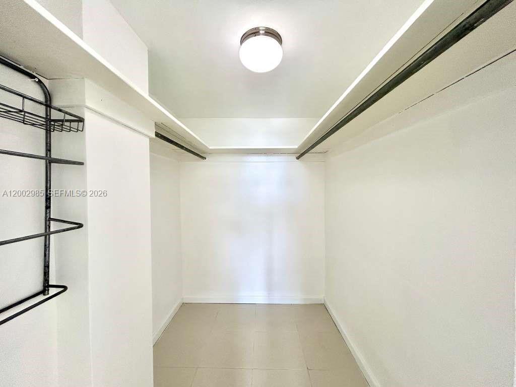 9500 W Bay Hbr Dr #2G Bay Harbor Islands, FL 33154