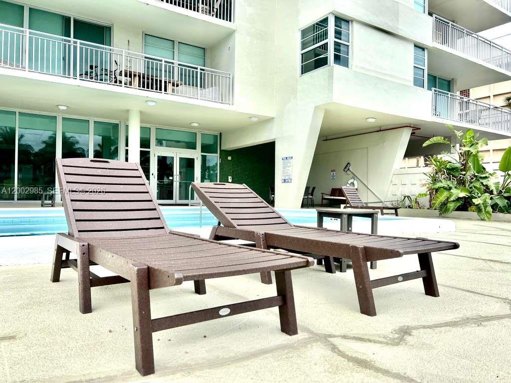 9500 W Bay Hbr Dr #2G Bay Harbor Islands, FL 33154