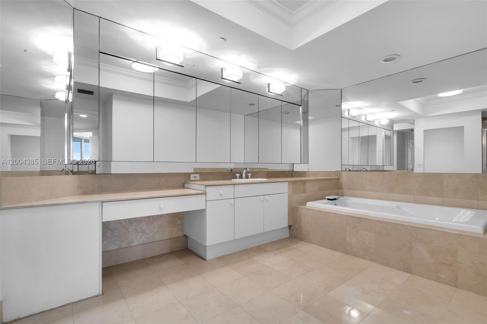 21150 E Point Pl #904 Aventura, FL 33180