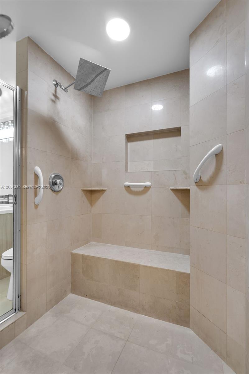 21150 E Point Pl #904 Aventura, FL 33180