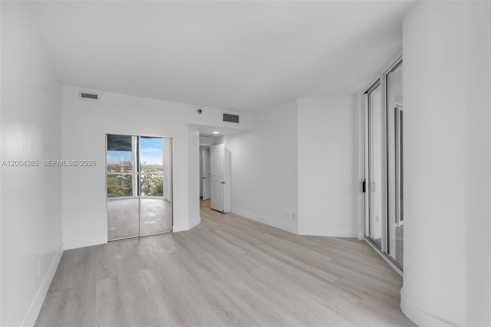 21150 E Point Pl #904 Aventura, FL 33180