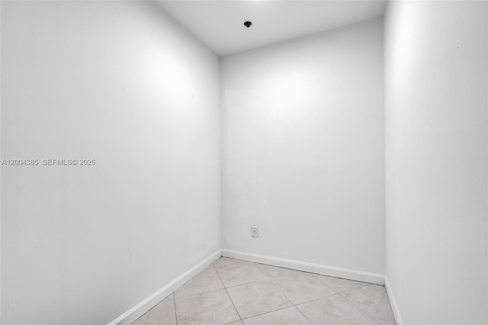 21150 E Point Pl #904 Aventura, FL 33180