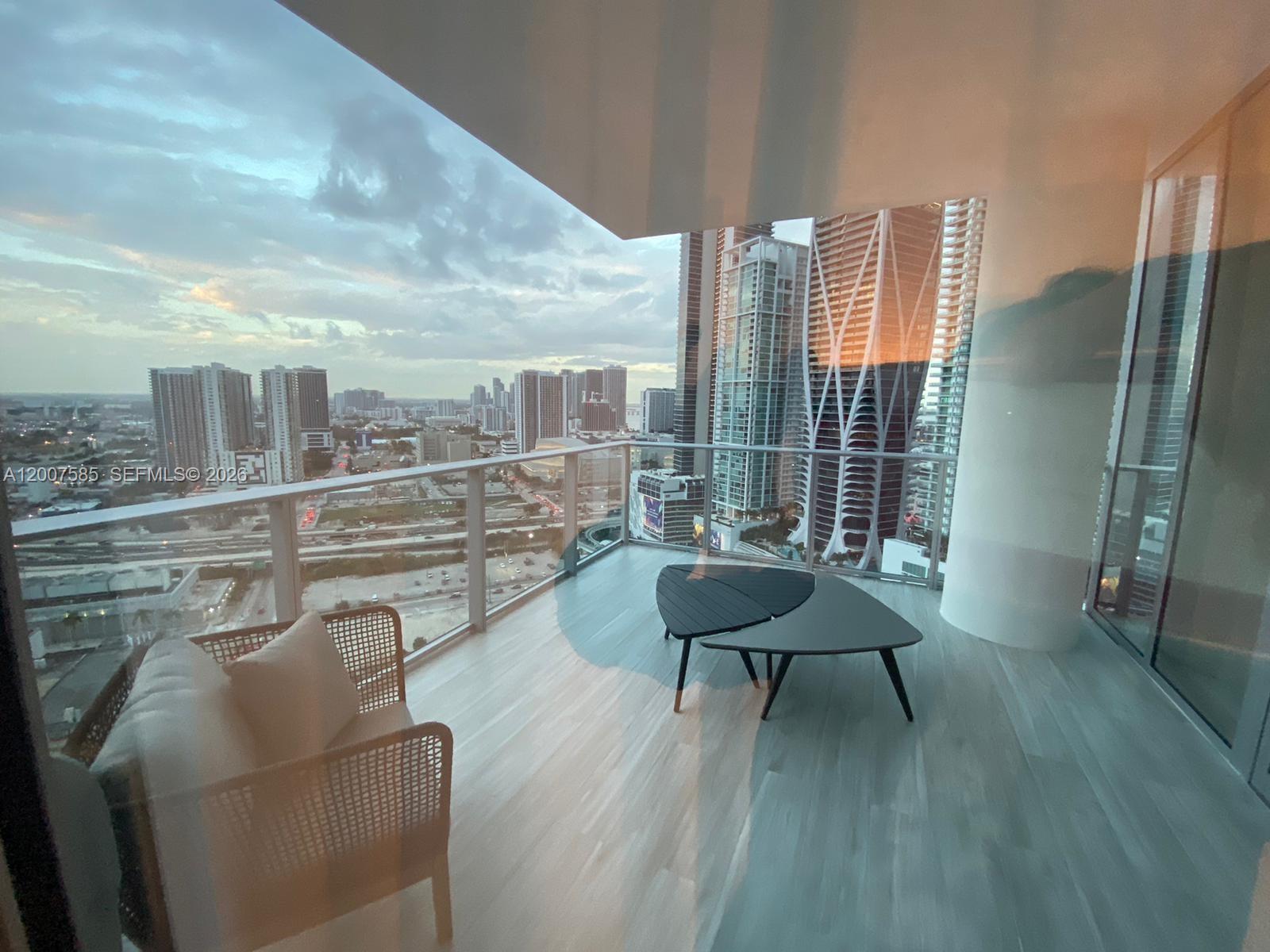 image Paramount Miami Worldcenter6