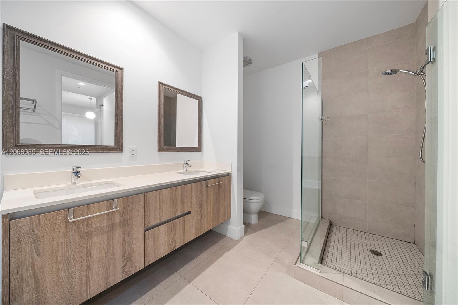545 SW 11th St #208 Miami, FL 33129