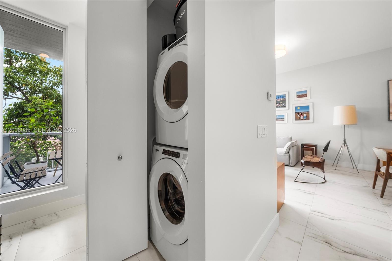 545 SW 11th St #208 Miami, FL 33129