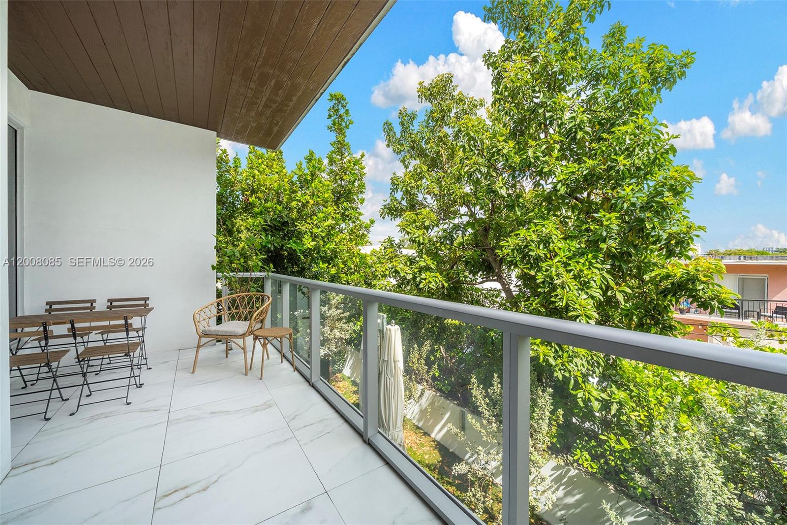 545 SW 11th St #208 Miami, FL 33129