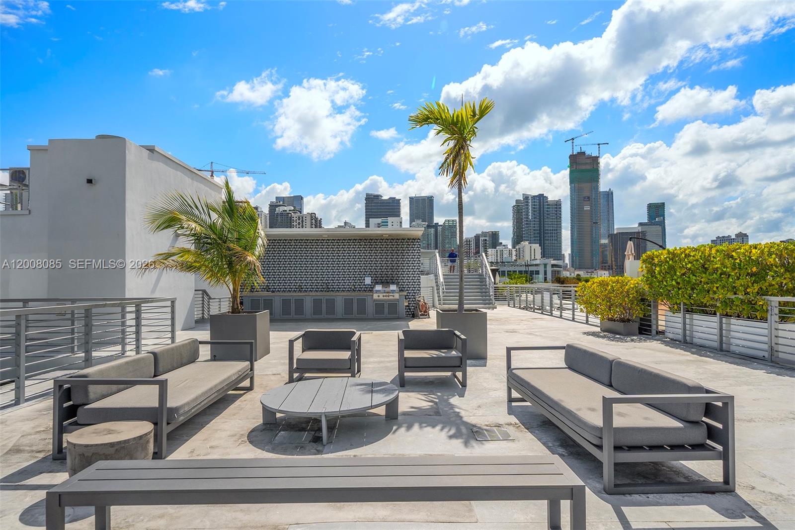 545 SW 11th St #208 Miami, FL 33129