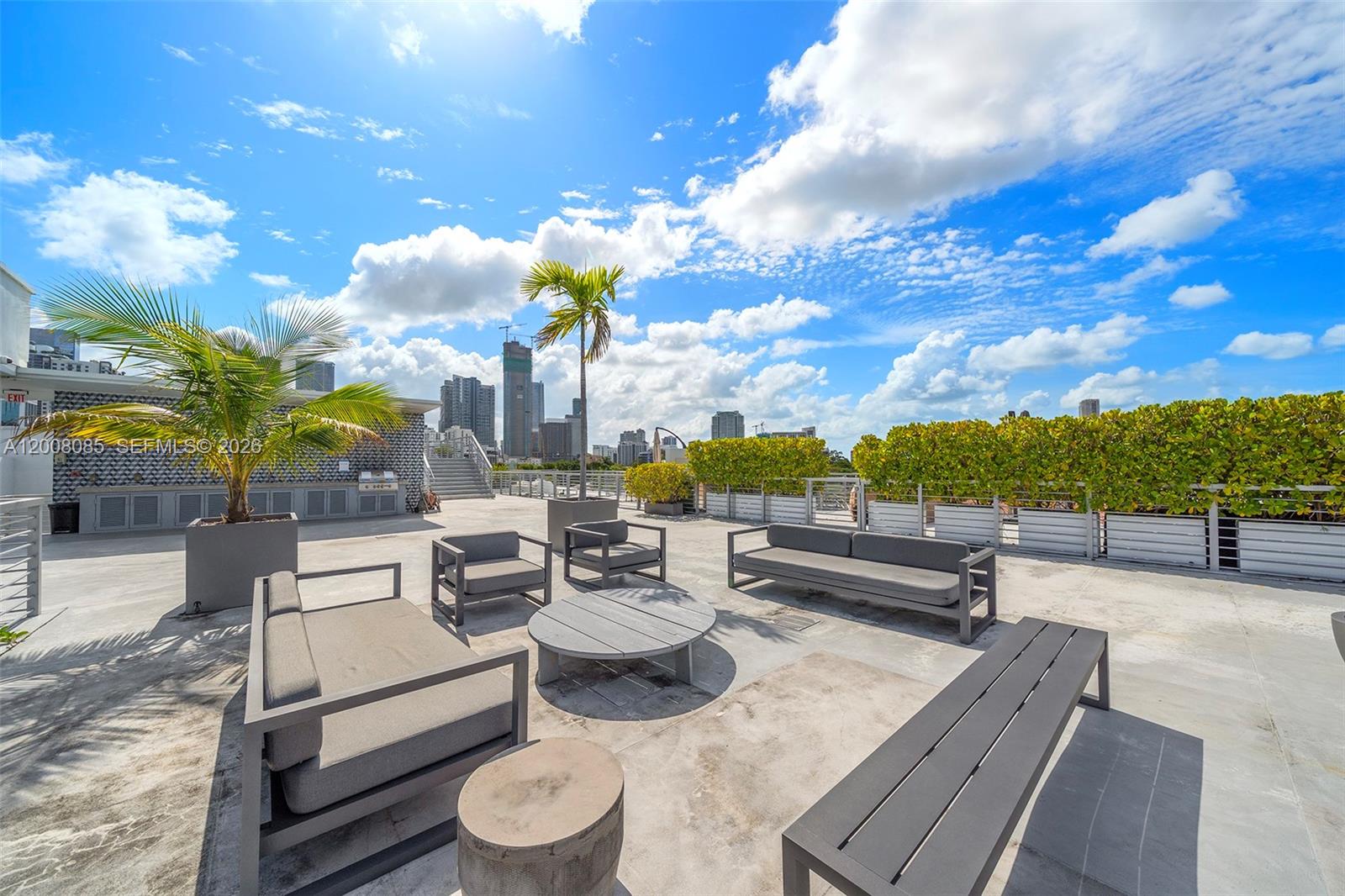 545 SW 11th St #208 Miami, FL 33129