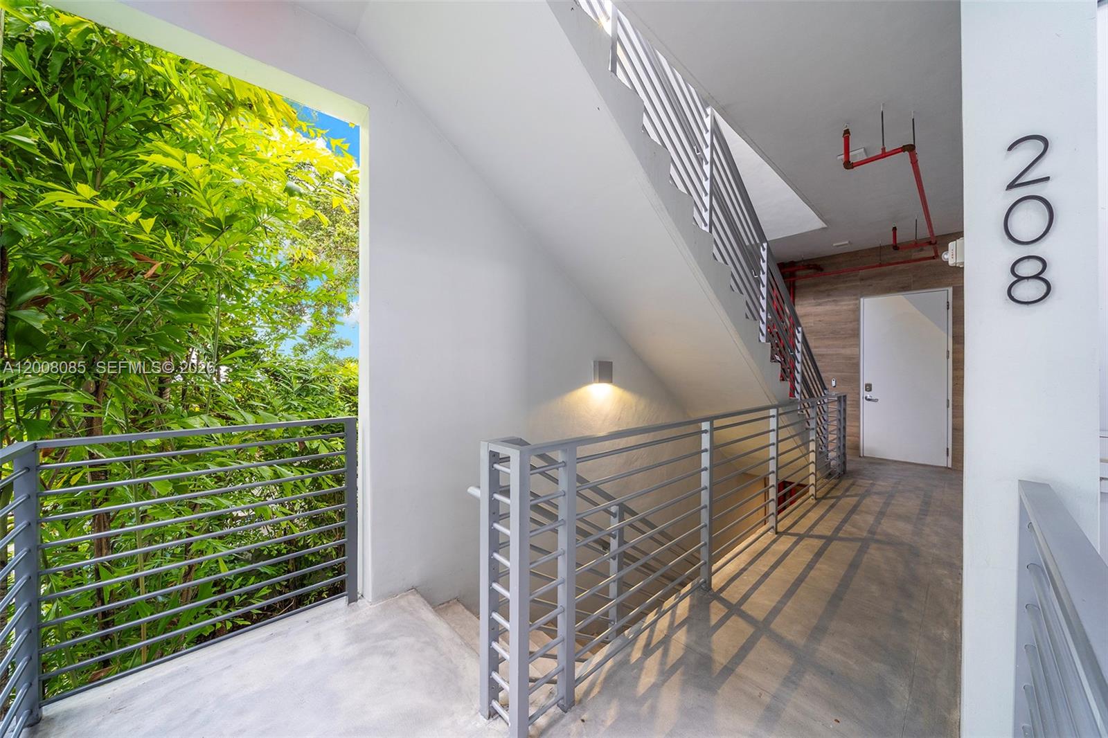 545 SW 11th St #208 Miami, FL 33129