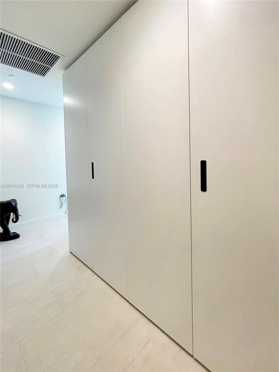 1000 Brickell Plz #4301 Miami, FL 33131
