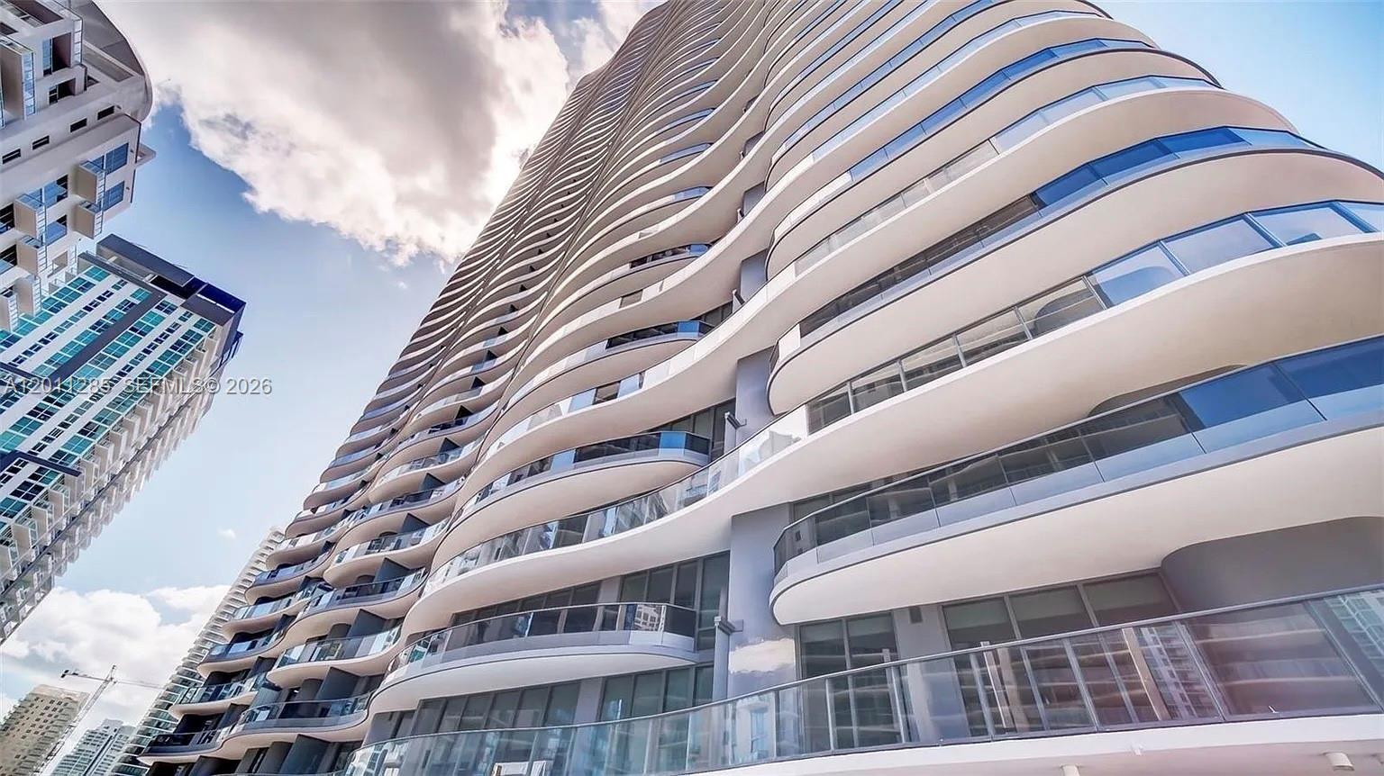 1000 Brickell Plz #4301 Miami, FL 33131