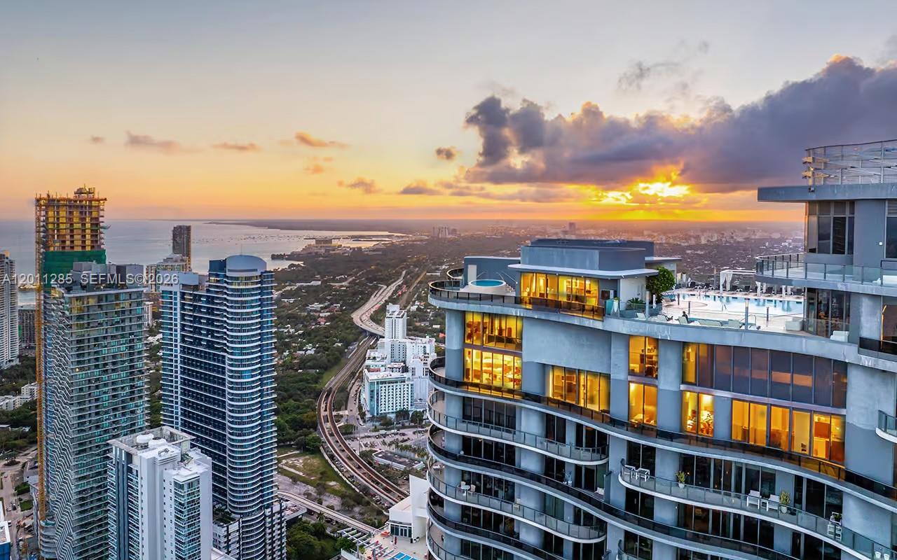 1000 Brickell Plz #4301 Miami, FL 33131