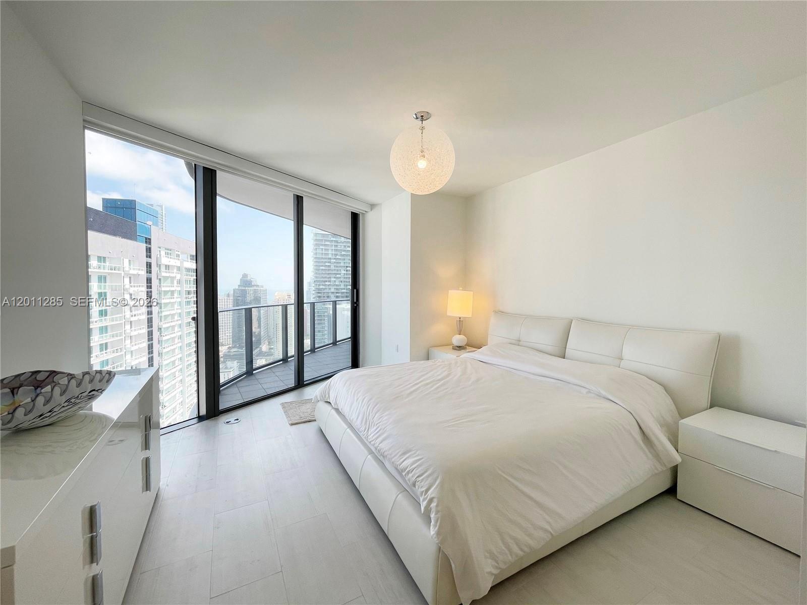 1000 Brickell Plz #4301 Miami, FL 33131