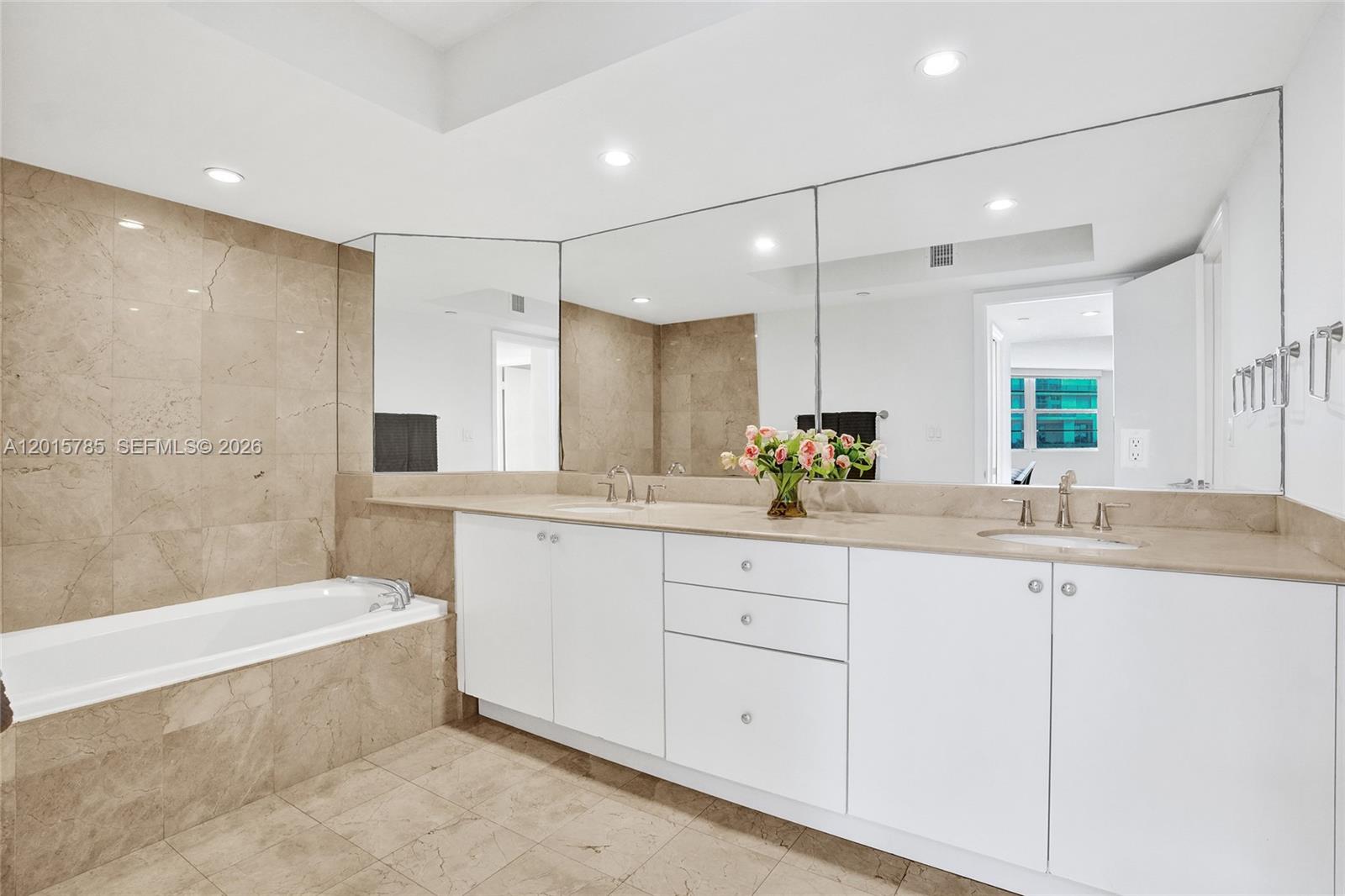6917 Collins Ave #503 Miami Beach, FL 33141