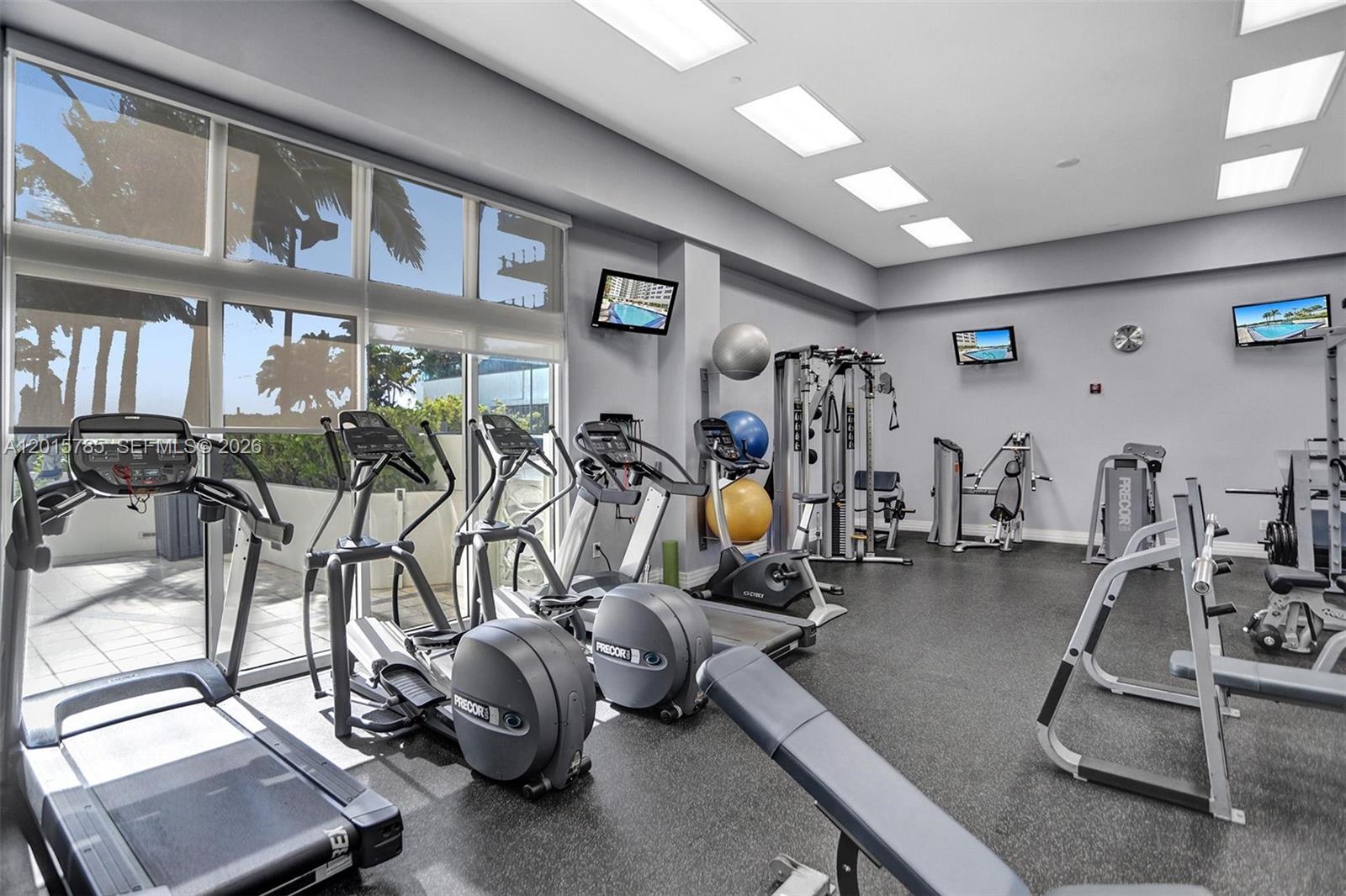 6917 Collins Ave #503 Miami Beach, FL 33141